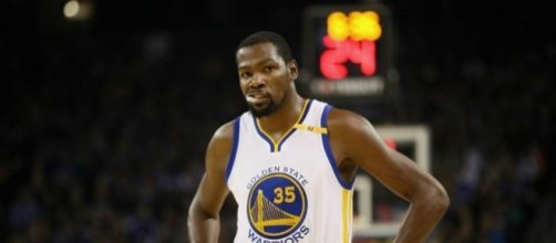 Kevin Durant is expected to return for the Warriors tonight against the Pelicans. [Image via Blasting News image library/inquisitr.com]