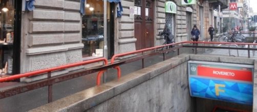Milano: uomo armato di coltelli semina panico in viale Monza