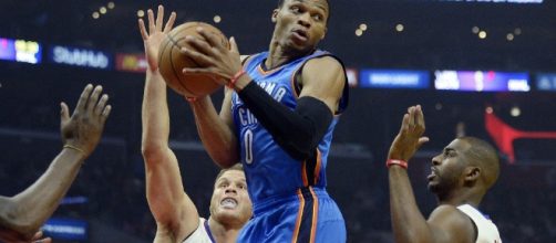 Westbrook became the second player in NBA history to average a triple-double for a season. [Image via Blasting News image library/inquisitr.com]