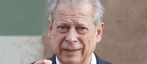 Aflito, José Dirceu manda recado para Lula e Dilma Aflito, José Dirceu manda recado para Lula e Dilma