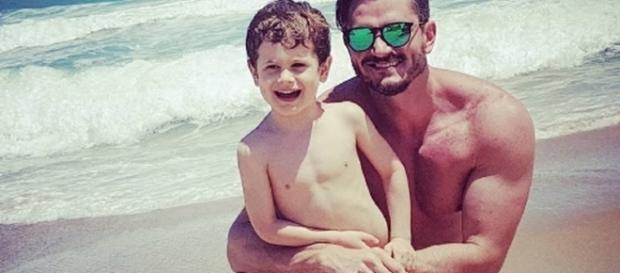 "BBB 17": sócia de Marcos (foto) veio a público se pronunciar "BBB 17": sócia de Marcos (foto) veio a público se pronunciar
