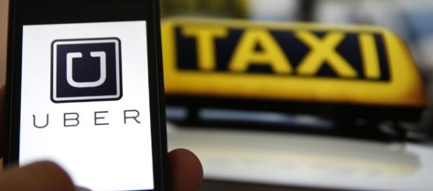 Uber, vittoria taxisti: concorrenza sleale la sentenza del Tribunale di Roma Uber, vittoria taxisti: concorrenza sleale la sentenza del Tribunale di Roma