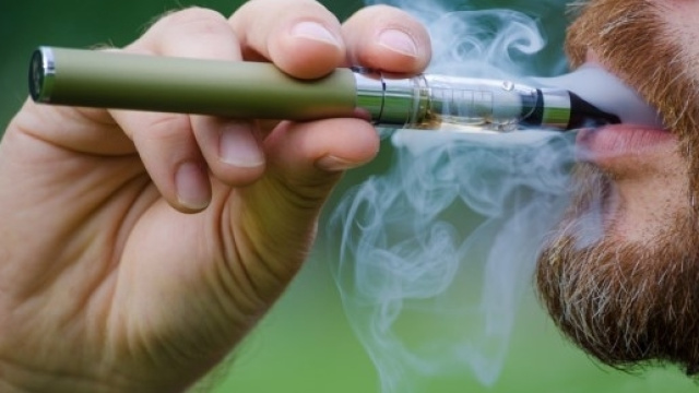 La nuova modo &egrave; "svapare" l'erba - Big Think