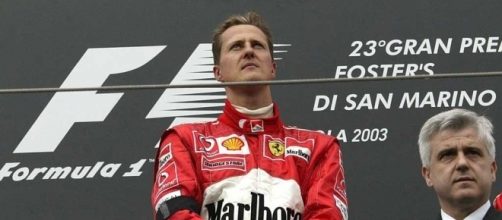 Michael Schumacher, sul gradino più alto del podio al GP di Imola del 20 aprile 2003