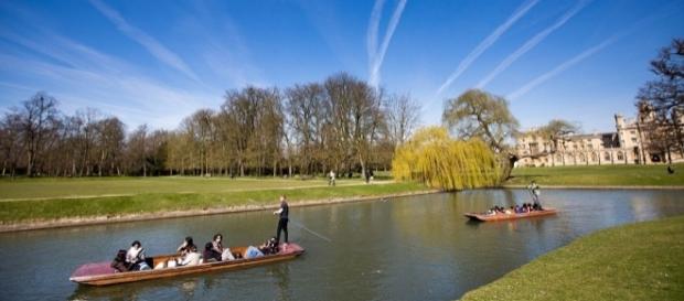 Clear skies and warm temperatures made it a lovely weekend in many parts of the UK. (Source: dailymail.co.uk) Clear skies and warm temperatures made it a lovely weekend in many parts of the UK. (Source: dailymail.co.uk)