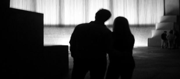 Jovem de 18 anos prepara o casamento com seu pai Jovem de 18 anos prepara o casamento com seu pai