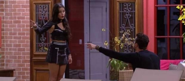 Marcos não quer que Emilly tenha amizade com Ieda e acabou a ofendendo no BBB (Foto: Reprodução) Marcos não quer que Emilly tenha amizade com Ieda e acabou a ofendendo no BBB (Foto: Reprodução)