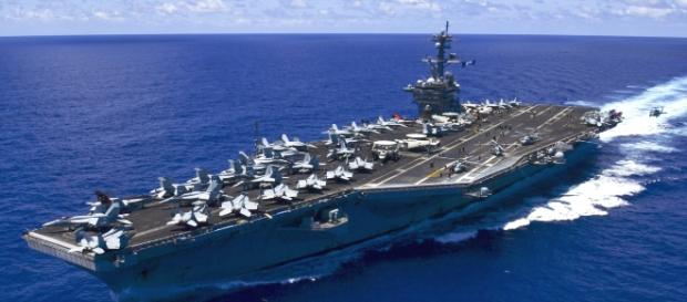 Portavionul din clasa Nimitz, USS Carl Vinson, aflat în misiune în Oceanul Pacific (31 Mai 2015) - Foto: Wikimedia Portavionul din clasa Nimitz, USS Carl Vinson, aflat în misiune în Oceanul Pacific (31 Mai 2015) - Foto: Wikimedia