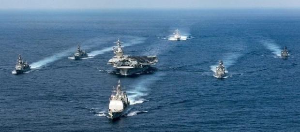 USS Carl Vinson pode atacar Coreia do Norte a qualquer momento. USS Carl Vinson pode atacar Coreia do Norte a qualquer momento.