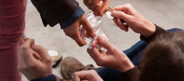 Famoso é suspeito de envolvimento com tráfico de drogas Famoso é suspeito de envolvimento com tráfico de drogas