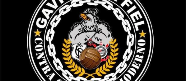 Corintiano rebola e vira piada Corintiano rebola e vira piada