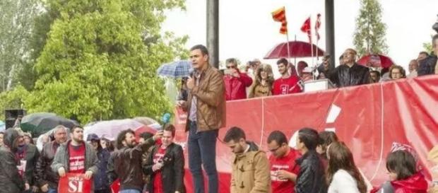 Pedro Sánchez en Mérida durante su charla Pedro Sánchez en Mérida durante su charla