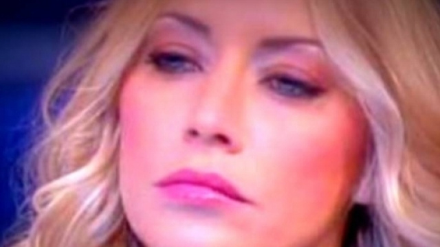 Domenica Live Elettra contro Karina Cascella