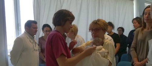 All'ospedale di Trapani, è stata battezzata la neonata rifiutata dai genitori per una grave patologia genetica. Foto: insanitas.it.