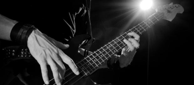 A guitarra é um componente que não pode falta A guitarra é um componente que não pode falta