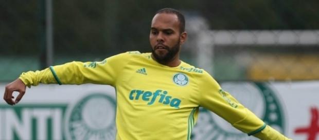 Alecsando jogará no time em que o pai foi campeão em 85 Alecsando jogará no time em que o pai foi campeão em 85