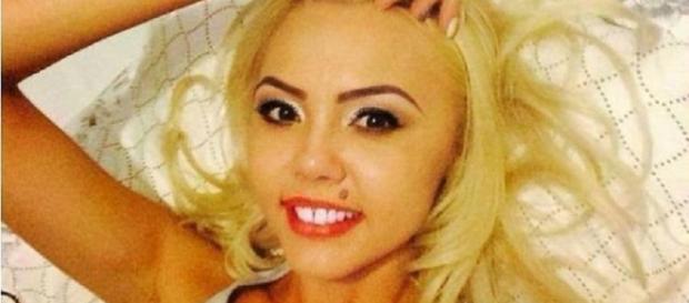Denisa Manelista A PROSTIT pe toată lumea. Un apropiat spune TOT ADEVĂRUL Denisa Manelista A PROSTIT pe toată lumea. Un apropiat spune TOT ADEVĂRUL