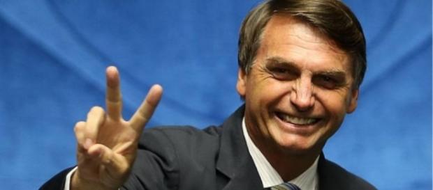 Entre os eleitores de 16 a 24 anos, Bolsonaro tem 24,1% dos votos Entre os eleitores de 16 a 24 anos, Bolsonaro tem 24,1% dos votos