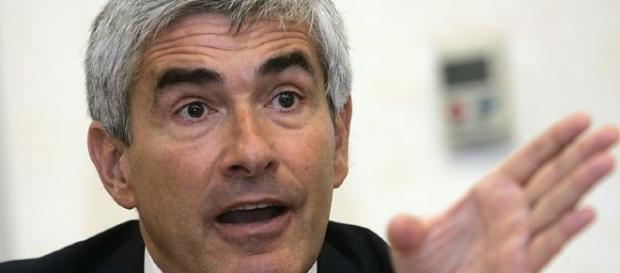 Pierferdinando Casini parla di Macron e Renzi (Foto: namespedia.com) Pierferdinando Casini parla di Macron e Renzi (Foto: namespedia.com)