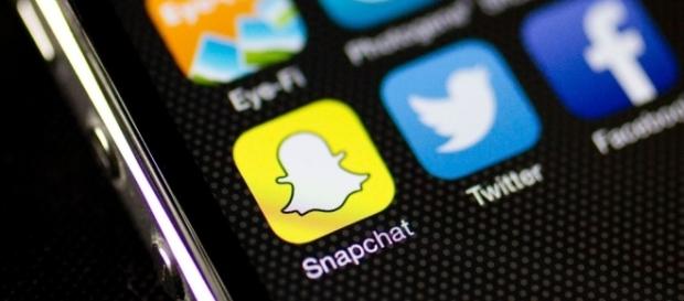 Snapchats no longer have to disappear after 10 seconds. / from 'CNN' - cnn.com Snapchats no longer have to disappear after 10 seconds. / from 'CNN' - cnn.com