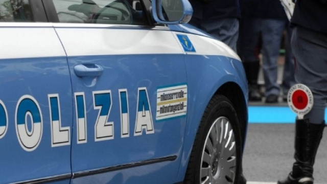 Reggio Calabria, violenta esplosione in un bar