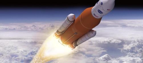 NASA Considers Adding Crew to First SLS Flight - vr-zone.com