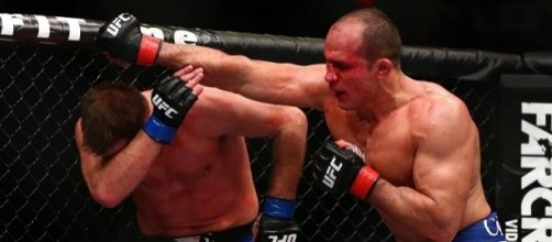 Stipe Miocic versus Junior dos Santos UFC 211 [Image Credit: Twitter/UFC]