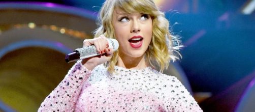 Taylor Swift Is Single Again: Her Best Breakup Songs - Us Weekly - usmagazine.com