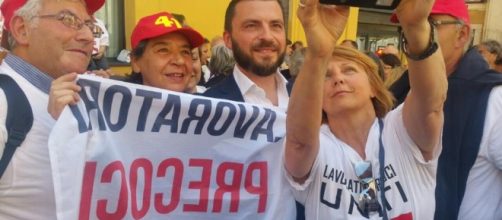 Walter Rizzetto alla manifestazione dei lavoratori precoci e gruppo Proroga Opzione Donna al 2018 (foto via profilo Facebook Walter Rizzetto