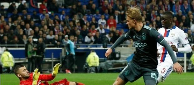 El Ajax contó con el gol del Dolberg de visita para pasar a la final. The Sun.co.uk. El Ajax contó con el gol del Dolberg de visita para pasar a la final. The Sun.co.uk.