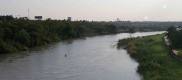 El Río Bravo, frontera natural entre México y los Estados Unidos sin muro. El Río Bravo, frontera natural entre México y los Estados Unidos sin muro.