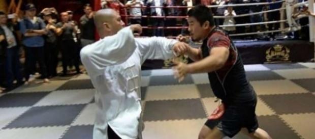 MMA vence Kung Fu em 10 segundos MMA vence Kung Fu em 10 segundos