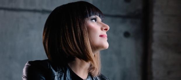 Silvia Mezzanotte, copertina del nuovo singolo 'Lasciarmi Andare', disponibile dal 19 Maggio 2017 Silvia Mezzanotte, copertina del nuovo singolo 'Lasciarmi Andare', disponibile dal 19 Maggio 2017