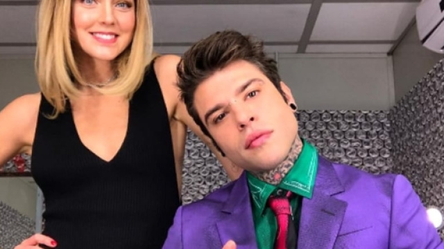 Fedez e Chiara Ferragni, il selfie nel backstage di X Factor - today.it