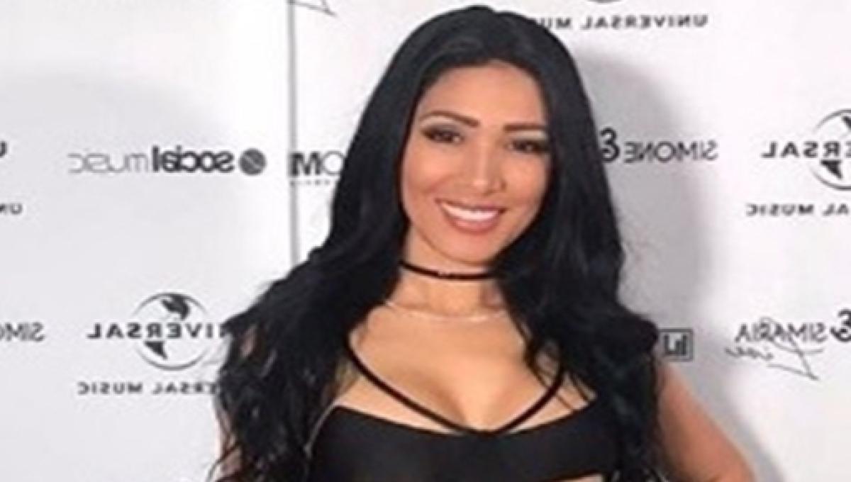 vestido de simaria causa polemica