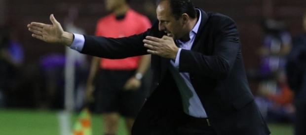 Rogério lamentou ter ficado 17 dias sem jogar Rogério lamentou ter ficado 17 dias sem jogar
