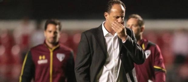 Rogério terá vários meio de semana sem jogos Rogério terá vários meio de semana sem jogos