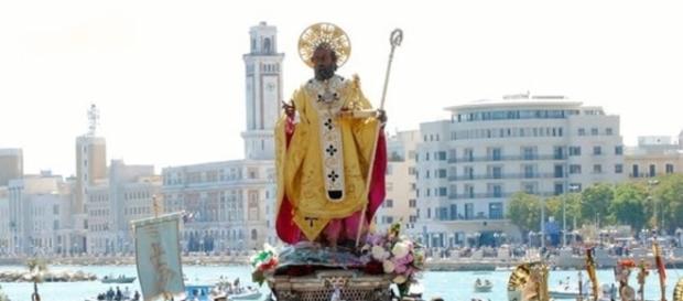 San Nicola sbarca sul lungomare San Nicola sbarca sul lungomare