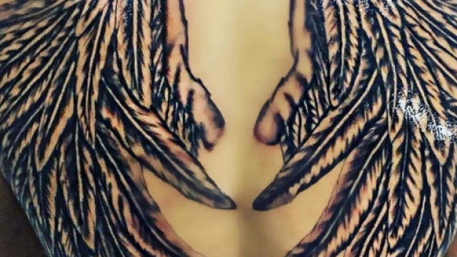 Le nouveau tatouage de Vivian (Secret Story 8, Les anges 7) ne plaît pas à tout le monde !