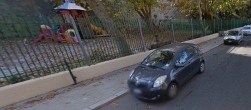 Auto parcheggiate lungo Via Regina Margherita - Crotone