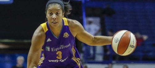 Candace Parker and the Sparks host a WNBA 2017 season opener game at the Stales Center on Sunday. [Image via Blasting News image library/usatoday.com]