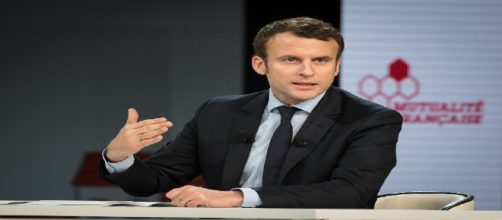 Emmanuel Macron lors d'une rencontre à la Mutualité Française