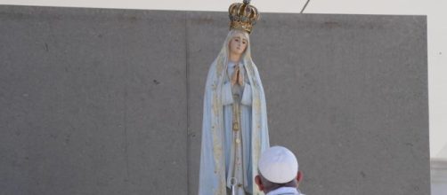 Francesco a Fatima, diventano santi i due pastorelli