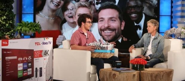 Ellen Degeneres accueillant Carte Wilkerson, sur le point de battre le record du monde de tweet Ellen Degeneres accueillant Carte Wilkerson, sur le point de battre le record du monde de tweet