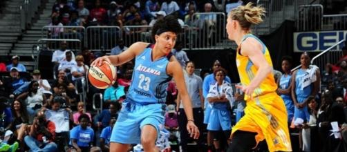 Layshia Clarendon helped the Atlanta Dream grab a win on the first day of the new WNBA season. [Image via Blasting News image library/nbcnews.com]