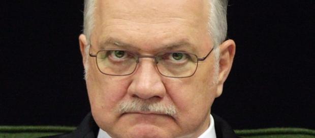Fachin possui sob sua guarda documentos sigilosos Fachin possui sob sua guarda documentos sigilosos