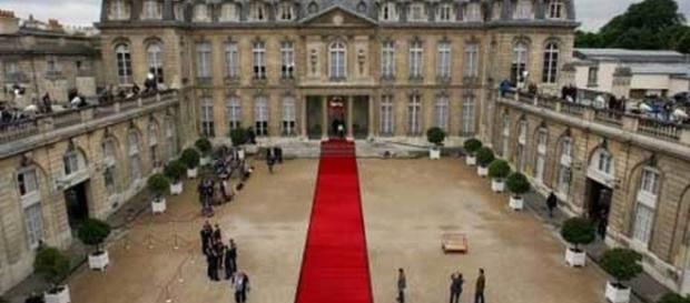La passation de pouvoir aura lieu mardi à 10 heures à l'Elysée - rtl.fr La passation de pouvoir aura lieu mardi à 10 heures à l'Elysée - rtl.fr