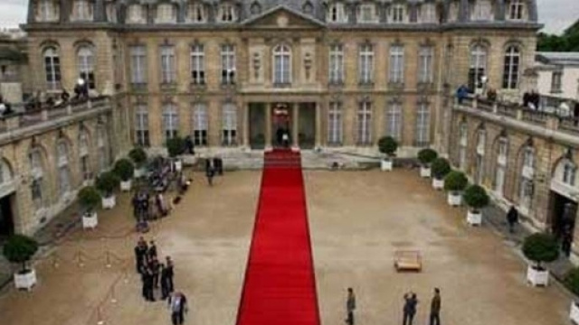 La passation de pouvoir aura lieu mardi à 10 heures à l'Elysée - rtl.fr