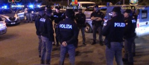 A Capo rizzuto 68 persone arrestate per associazione mafiosa e controllo migranti