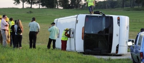 An overturned bus, photo by newsvine.com